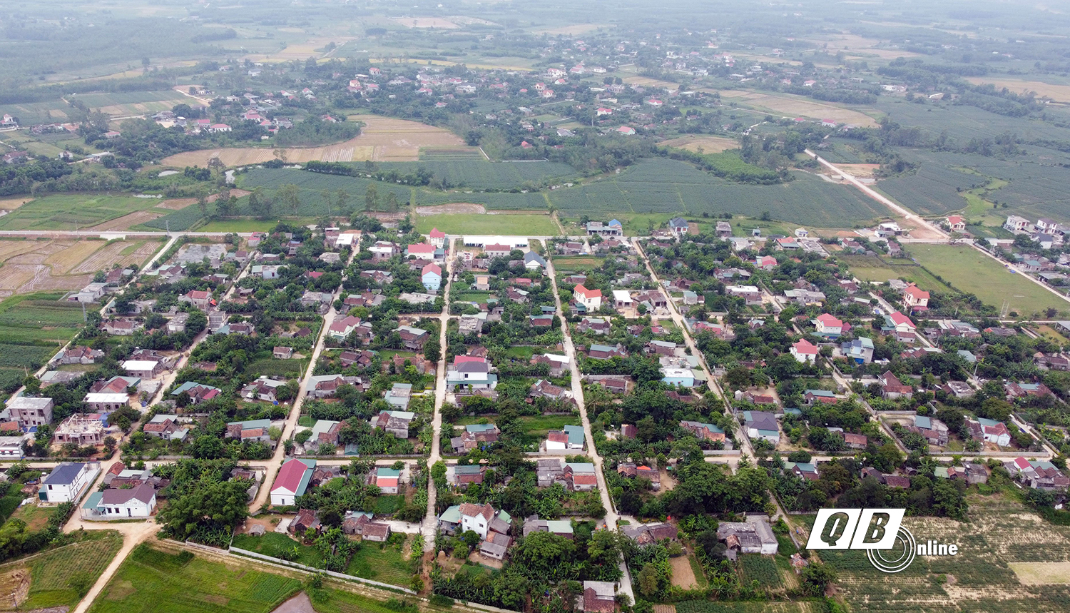 Hệ thống giao thông ở các thôn Võ Thuận 1, 2, 3 được quy hoạch rộng, thẳng, liên kết với nhau theo lối bàn cờ.