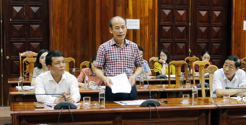 Lãnh đạo huyện Tuyên Hóa trình bày kế hoạch tổ chức lễ kỷ niệm.