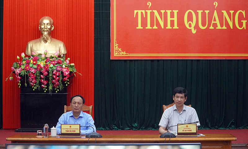 Các đồng chí Phó Bí thư Thường trực Tỉnh ủy Trần Hải Châu và Phó Chủ tịch UBND tỉnh Hồ An Phong chù trì buổi đối thoại tại điểm cầu Quảng Bình.
