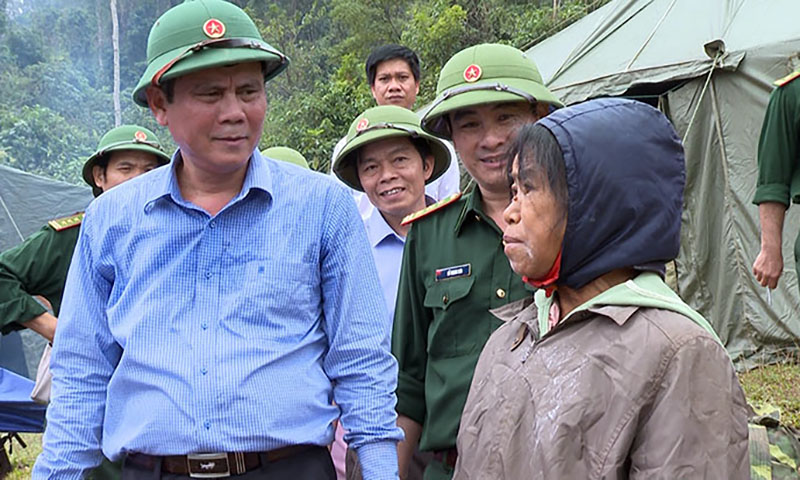 Đồng chí Chủ tịch UBND tỉnh Trần Thắng kiểm tra công tác tái định cư tại bản Sắt tháng 12/2020