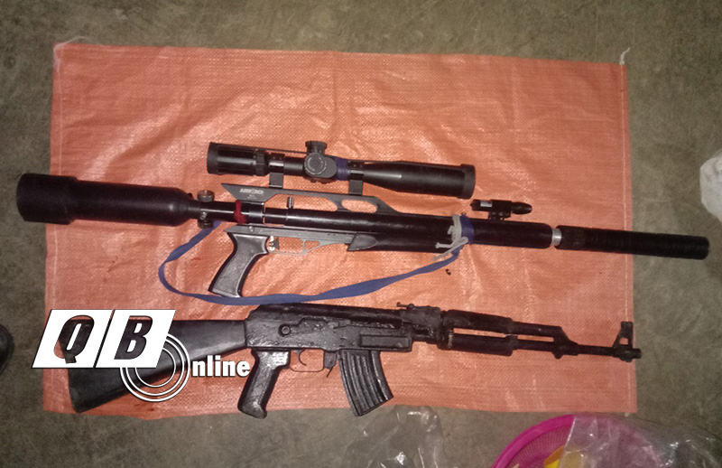  Tang vật thu giữ được từ nhà của đối tượng Nguyễn Văn Nhường là 02 súng AK và hơi.