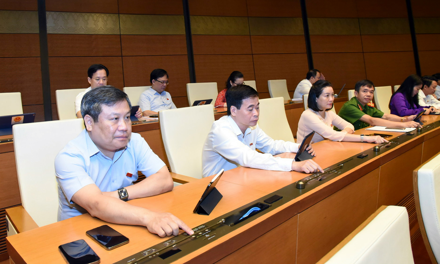 Đoàn đại biểu Quốc hội tỉnh đóng góp tích cực vào thành công kỳ họp
