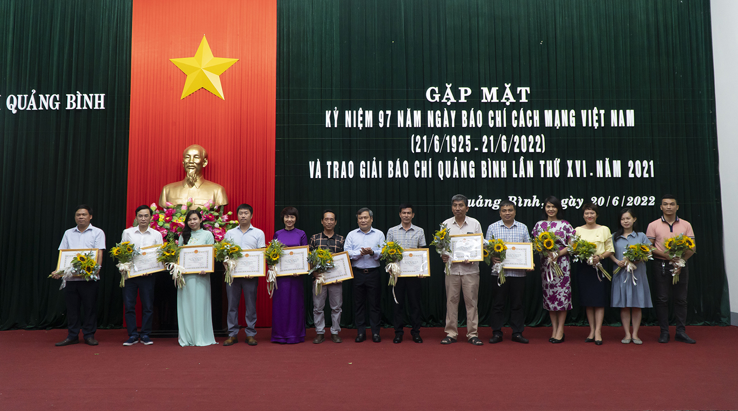 Kỷ niệm 97 năm Ngày Báo chí cách mạng Việt Nam và trao Giải Báo chí Quảng Bình lần thứ XVI