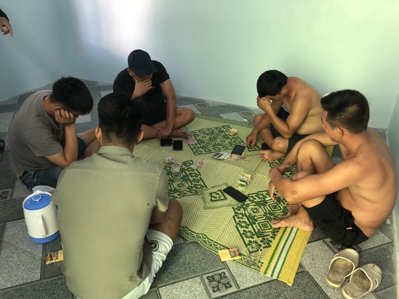 Công an huyện Quảng Ninh bắt 2 vụ đánh bạc