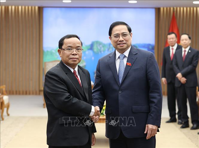 Thủ tướng Phạm Minh Chính tiếp đồng chí Khamphan Phommathat, Tổng Thanh tra Nhà nước Lào. Ảnh: Dương Giang/TTXVN