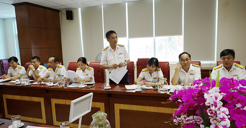 Đại biểu Chi cục Thuế khu vực Đồng Hới-Quảng Ninh tham gia thảo luận.