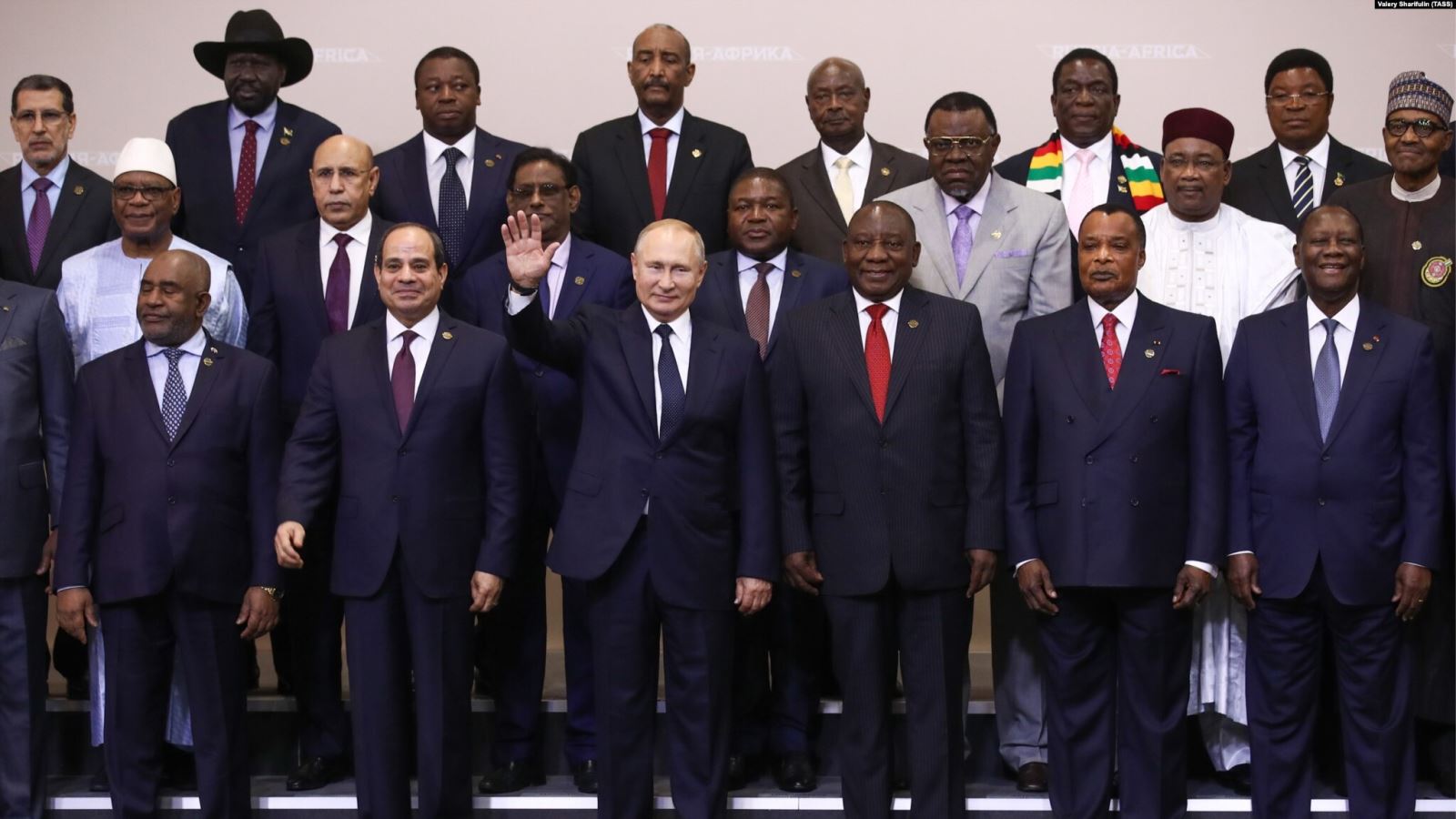 Tổng thống Nga Putin cùng các nhà lãnh đạo châu Phi tại Hội nghị thượng đỉnh Nga-châu Phi ở Sochi vào tháng 10/2019. Ảnh: TASS