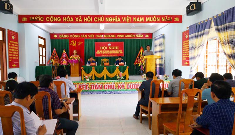Các đại biểu HĐND tỉnh tiếp xúc với cử tri huyện Minh Hóa 