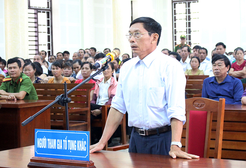 Ông Hoàng Văn Đức tại phiên tòa xét xử Nguyễn Ngọc Sơn.