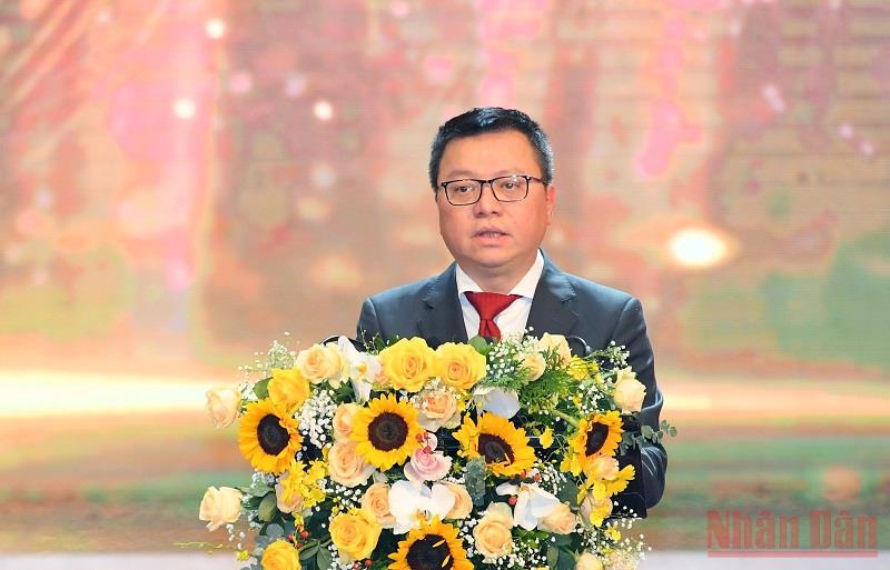  Đồng chí Lê Quốc Minh, Chủ tịch Hội đồng Giải Báo chí quốc gia phát biểu tại buổi lễ. (Ảnh: THÀNH ĐẠT)
