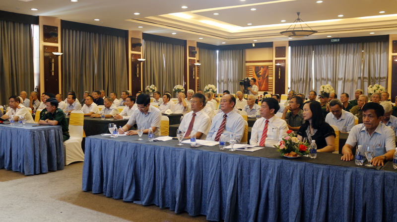 Các đại biểu dự buổi gặp mặt.