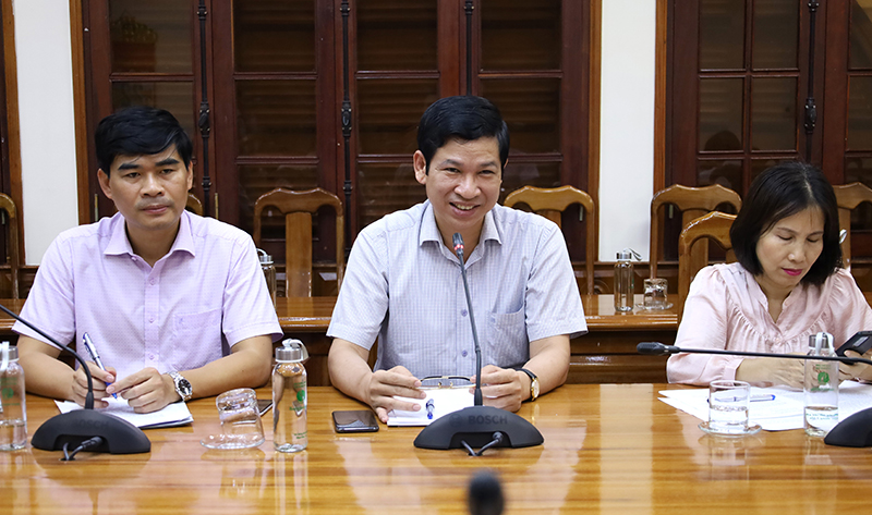 Đồng chí Phó Chủ tịch UBND tỉnh Hồ An Phong phát biểu tại buổi làm việc. 