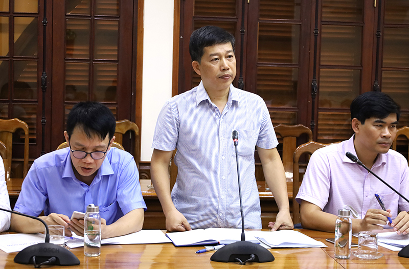 Đại diện lãnh đạo Sở Thông tin và Truyền thông thông tin về công tác xây dựng và vận hành chính quyền điện tử tại Quảng Bình