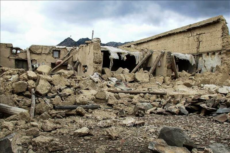 Nhà cửa bị phá hủy sau động đất ở tỉnh Paktika, Afghanistan, ngày 22/6/2022. (Ảnh: AFP/TTXVN)