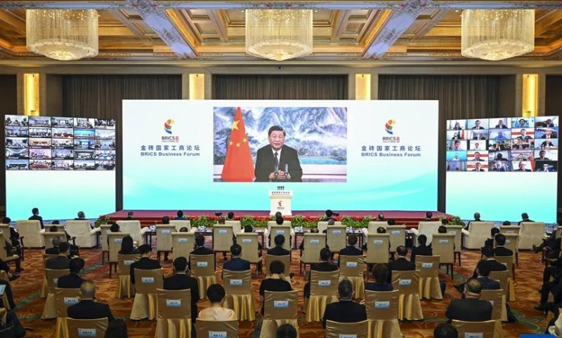Tổng Bí thư, Chủ tịch Trung Quốc Tập Cận Bình phát biểu tại lễ khai mạc Diễn đàn Doanh nghiệp BRICS. (Ảnh: Tân Hoa Xã)
