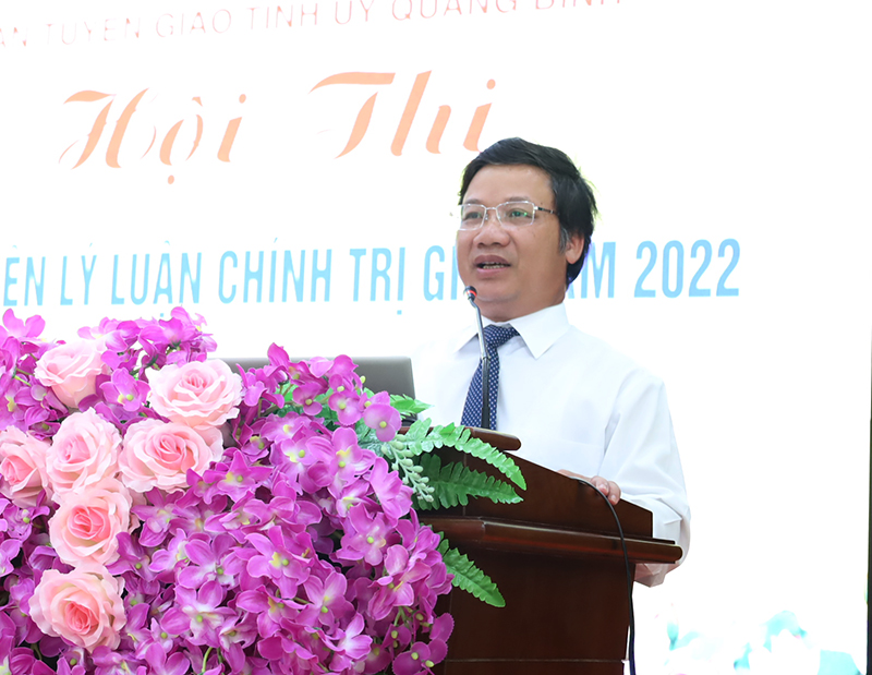 Đồng chí Trưởng Ban Tuyên giáo Tỉnh ủy Cao Văn Định phát biểu chỉ đạo tại hội thi.