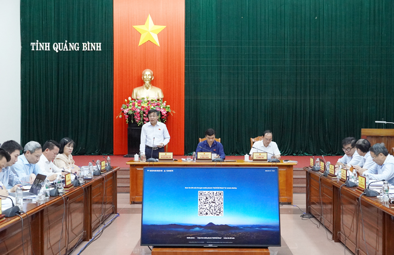 Đồng chí Phó Chủ nhiệm Ủy ban Kinh tế của Quốc hội Nguyễn Minh Sơn phát biểu tại buỗi làm việc.
