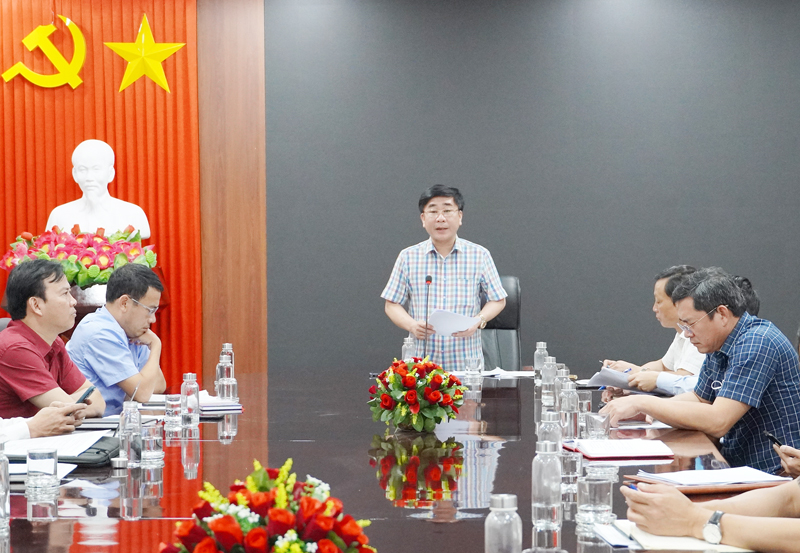 Đồng chí Giám đốc Sở Tài chính Phạm Quang Long phát biểu tại hội nghị.