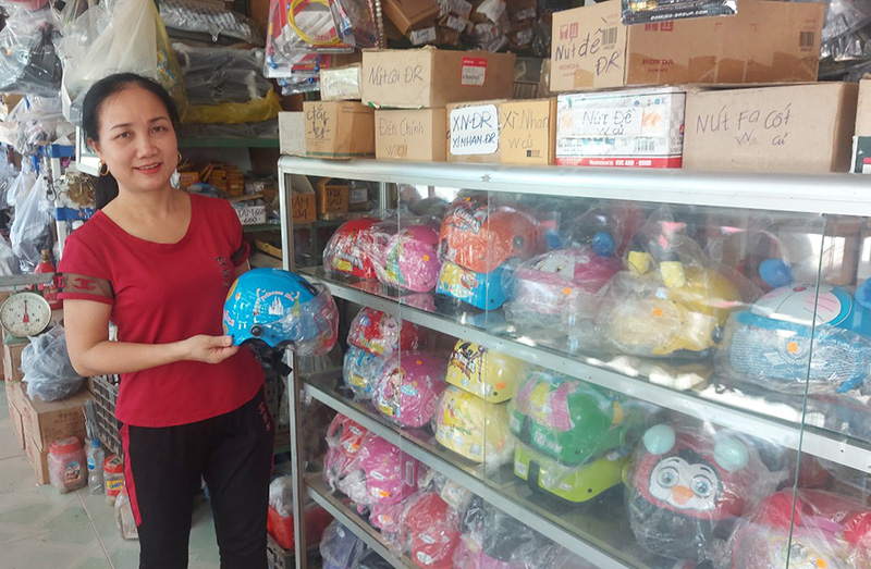 Tại các chợ, cửa hàng trên địa bàn huyện Lệ Thủy, có khoảng 85% hàng Việt được bày bán.