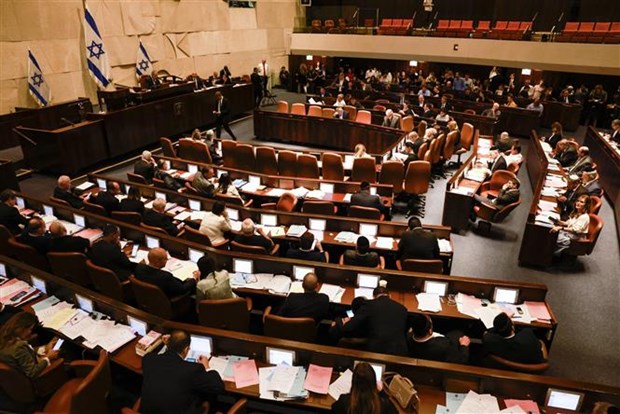 Quốc hội Israel (Knesset) ngày 30/6/2022 đã bỏ phiếu thông qua dự luật tự giải tán và ấn định tổ chức bầu cử vào tháng 11 tới - cuộc tổng tuyển cử thứ năm tại nước này trong vòng chưa đầy bốn năm. (Ảnh: THX/TTXVN)