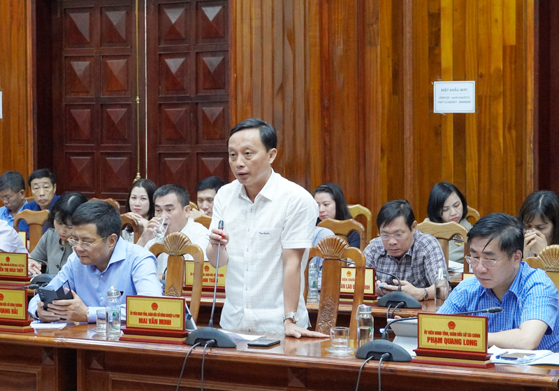Đồng chí giám đốc Sở Nông nghiệp-PTNT Mai Văn Minh phát biểu về sản xuất nông nghiệp.