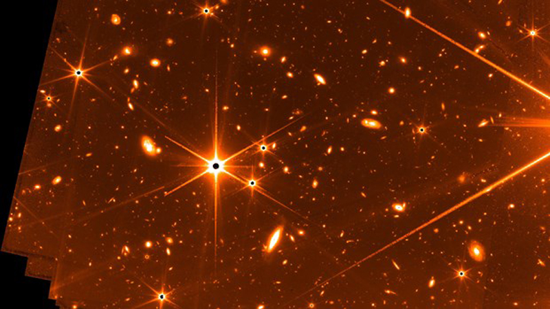 Hình ảnh vũ trụ mà kính viễn vọng James Webb chụp được. (Ảnh: NASA)