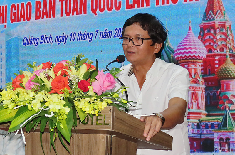 Đồng chí Chủ tịch Trung ương Hội hữu nghị Việt Nam-Nga Trần Bình Minh phát biểu tại hội nghị.