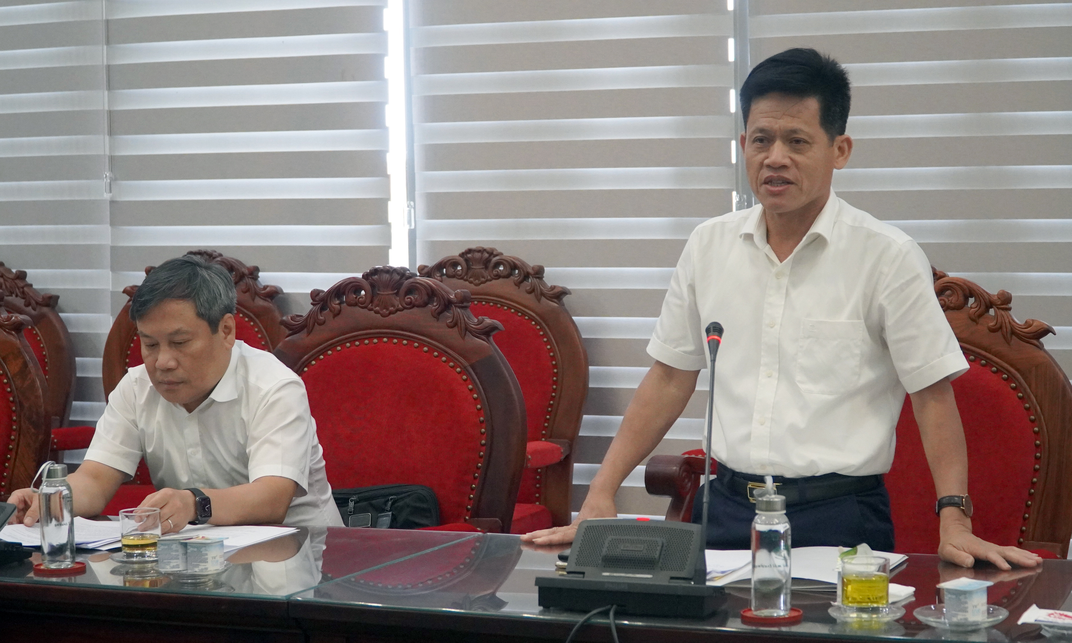 Đồng chí Trưởng ban Dân vận Tỉnh ủy Lê Văn Bảo phát biểu tại buổi làm việc