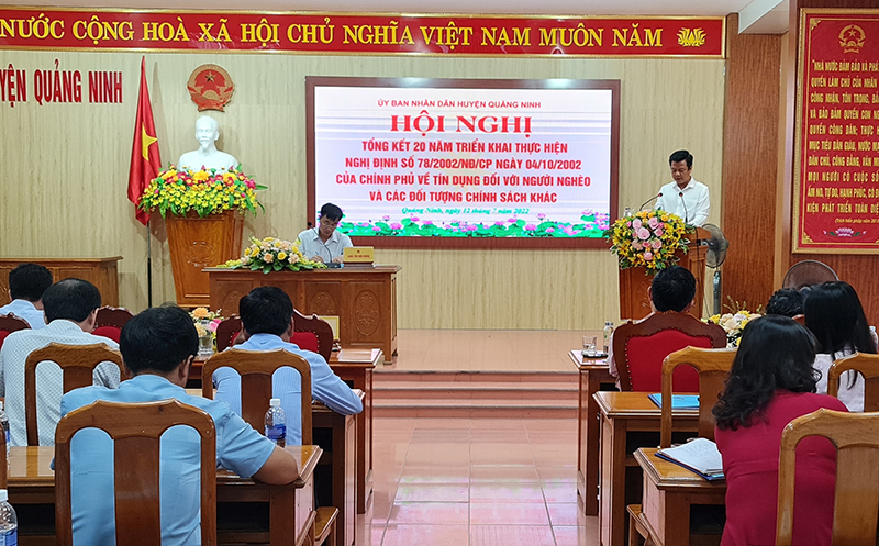 Bí thư Huyện ủy Trần Quốc Tuấn phát biểu chỉ đạo tại hội nghị.