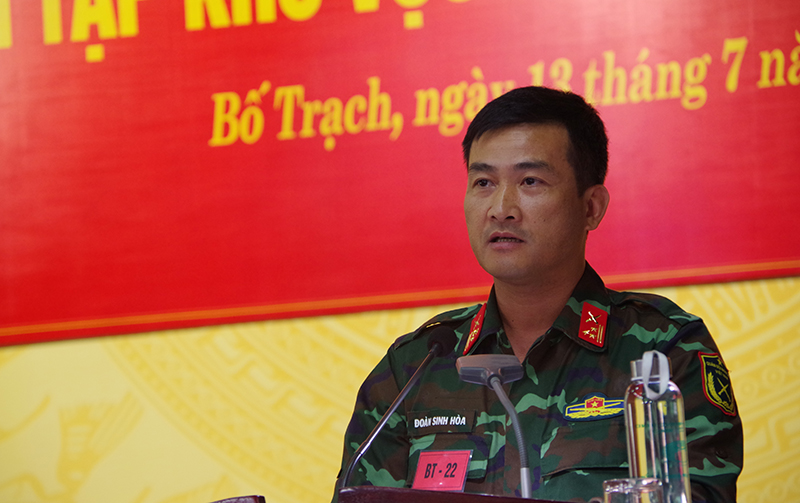 Đồng chí Chỉ huy trưởng Bộ Chỉ huy Quân sự tỉnh Đoàn Sinh Hòa phát biểu tại buổi bế mạc.