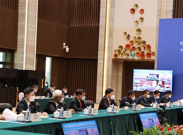 Phó Thủ tướng Thường trực Chính phủ Phạm Bình Minh và các thành viên đoàn Việt Nam tại phiên họp. (Ảnh: TTXVN phát)