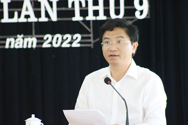 Đồng chí Trương An Ninh, Bí thư Thị ủy Ba Đồn phát biểu tại hội nghị.