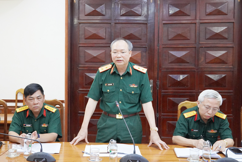 Trung tướng Doãn Thái Đức, Chánh văn phòng Ủy ban Quốc gia Ứng phó sự cố thiên tai và TKCN phát biểu kết luận tại cuộc làm việc.