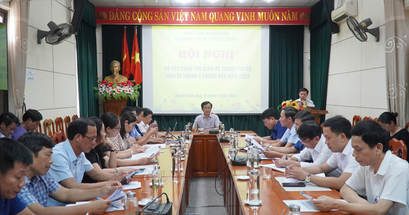 Đồng chí Hoàng Hữu Thái, Giám đốc Sở TT-TT chủ trì hội nghị sơ kết công tác quản lý nhà nước về TT-TT.