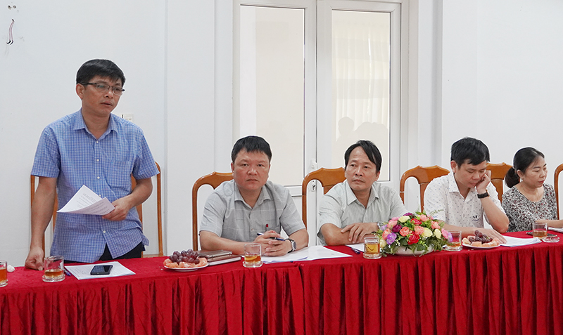 Đại diện lãnh đạo Đảng ủy khối Các cơ quan tỉnh phát biểu ý kiến tại hội nghị.