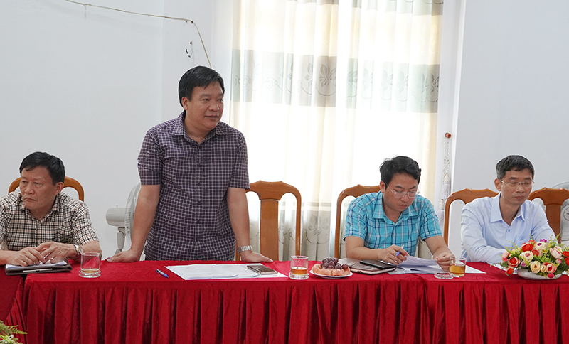Đại diện lãnh đạo Ban Tổ chức Tỉnh ủy phát biểu ý kiến tại hội nghị.