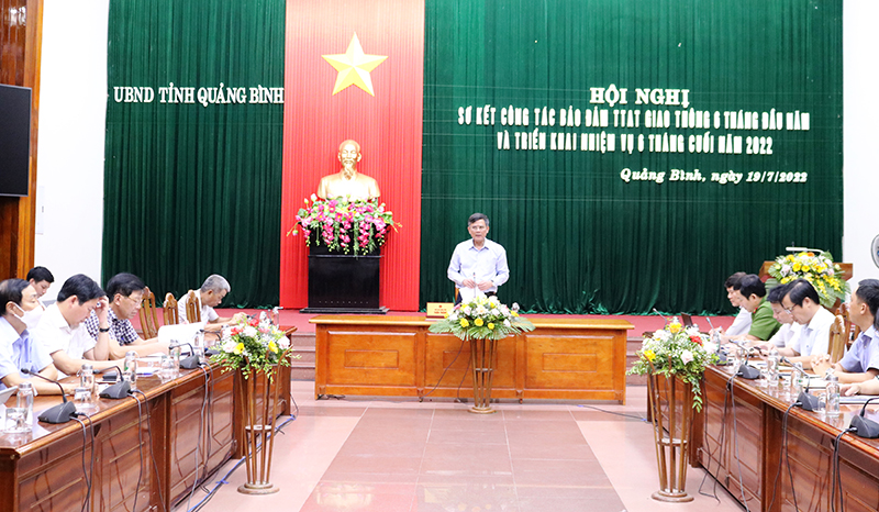 Đồng chí Trần Thắng, Phó bí thư Tỉnh ủy, Chủ tịch UBND tỉnh, Trưởng ban ATGT tỉnh chủ trì hội nghị. 