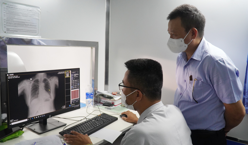 Người dân được khám, chụp X-Quang phổi phát hiện lao, bệnh phổi và các biến chứng hậu covid-19.
