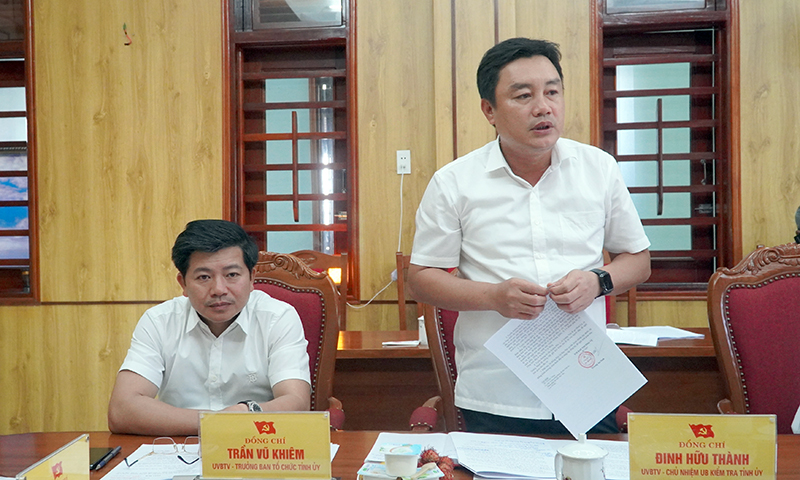 Đồng chí Chủ nhiệm Ủy ban Kiểm tra Tỉnh ủy Đinh Hữu Thành phát biểu tại buổi làm việc