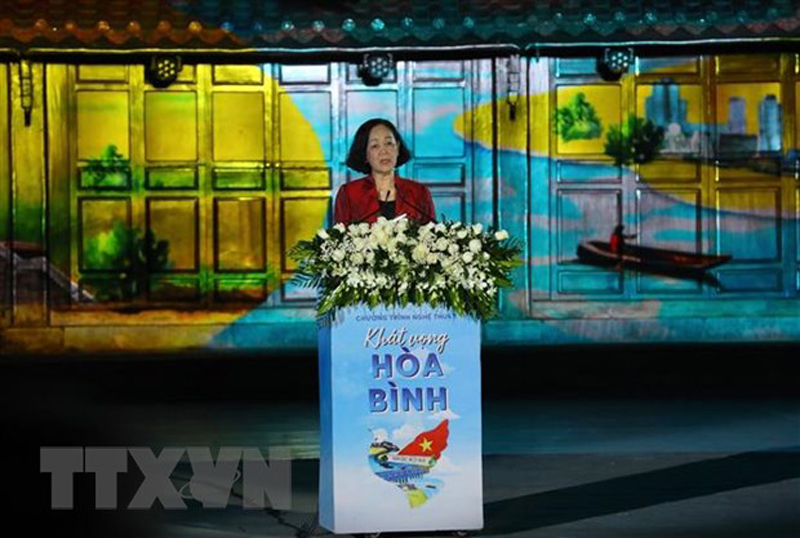 Ủy viên Bộ Chính trị, Bí thư Trung ương Đảng, Trưởng Ban tổ chức Trung ương Trương Thị Mai phát biểu khai mạc chương trình. (Ảnh: Hoàng Hiếu/TTXVN)