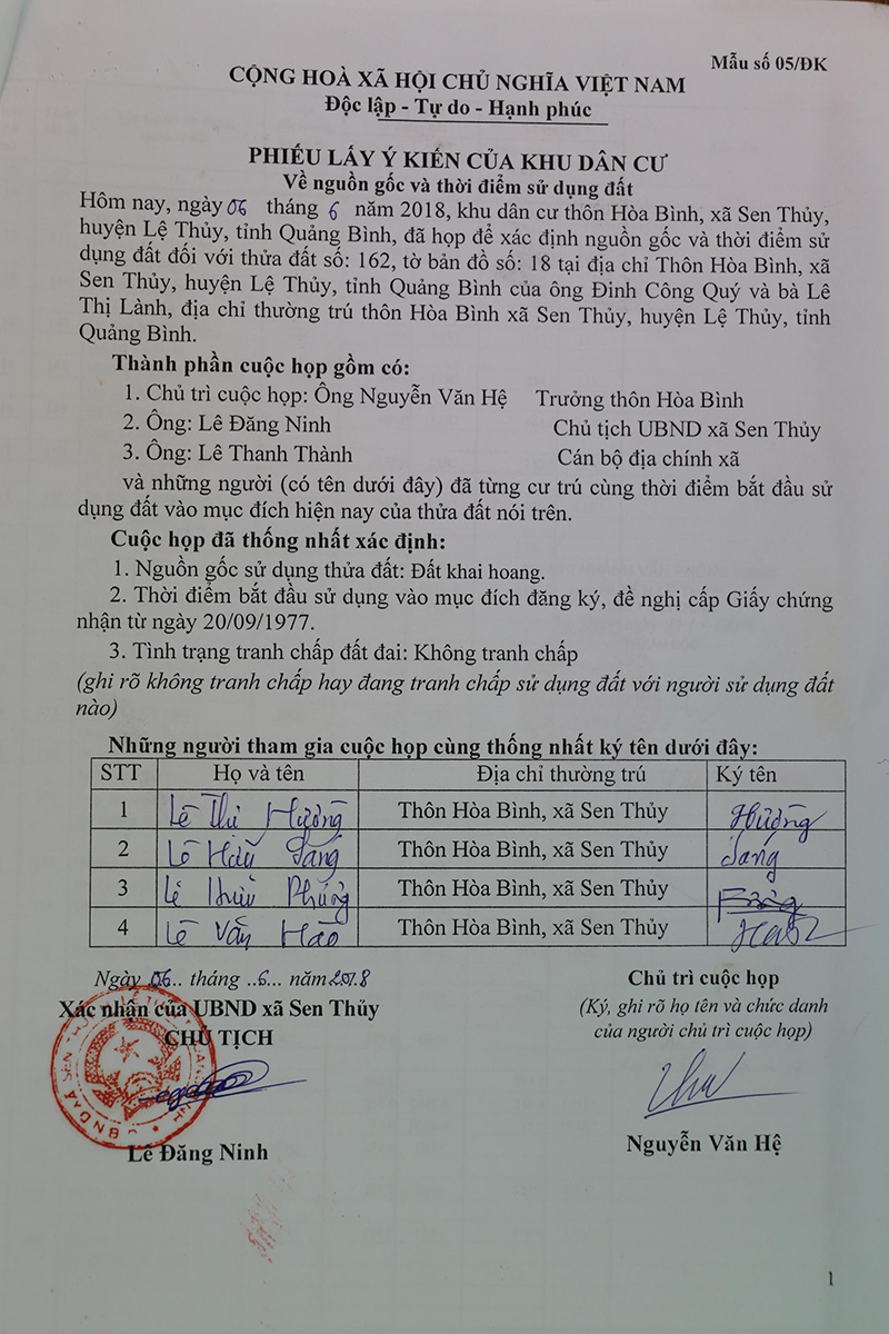 Tên, chữ ký bà Hường, ông Sáng tại phiếu lấy ý kiến của KDC trong hồ sơ xin cấp GCNQSDĐ của ông Đinh Công Quý.