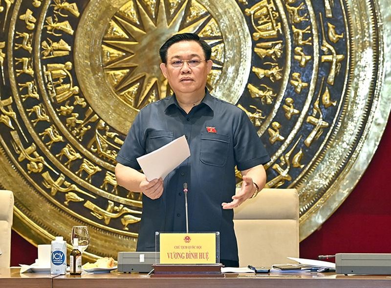 Chủ tịch Quốc hội Vương Đình Huệ phát biểu ý kiến tại buổi làm việc. (Ảnh: Duy Linh)