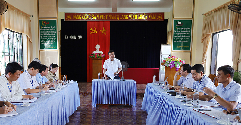 Đồng chí Bí thư Thành ủy Đồng Hới Trần Phong kết luận tại buổi làm  việc.