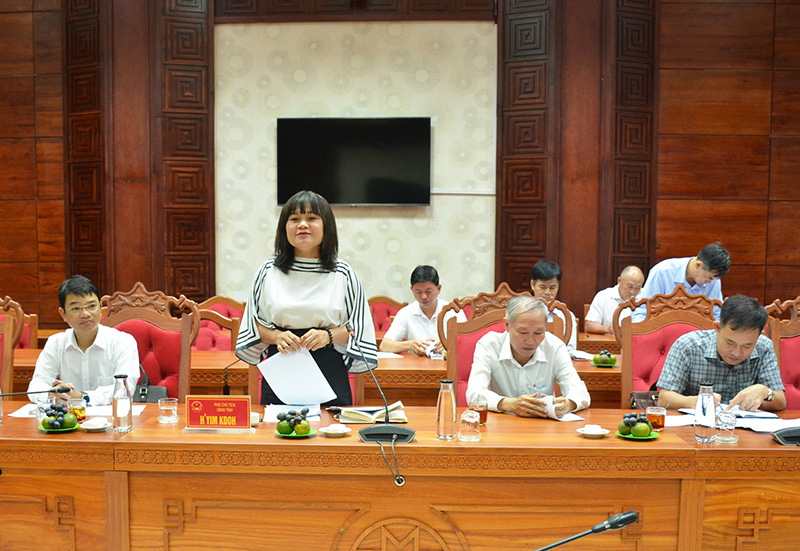 Đồng chí H’Yim Kđoh, Tỉnh ủy viên, Phó Chủ tịch UBND tỉnh Đắk Lắk phát biểu tại buổi làm việc.