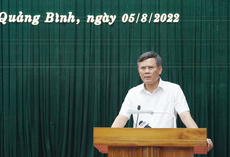 Đồng chí Chủ tịch UBND tỉnh Trần Thắng phát biểu đặt kết luận tại phiên họp.