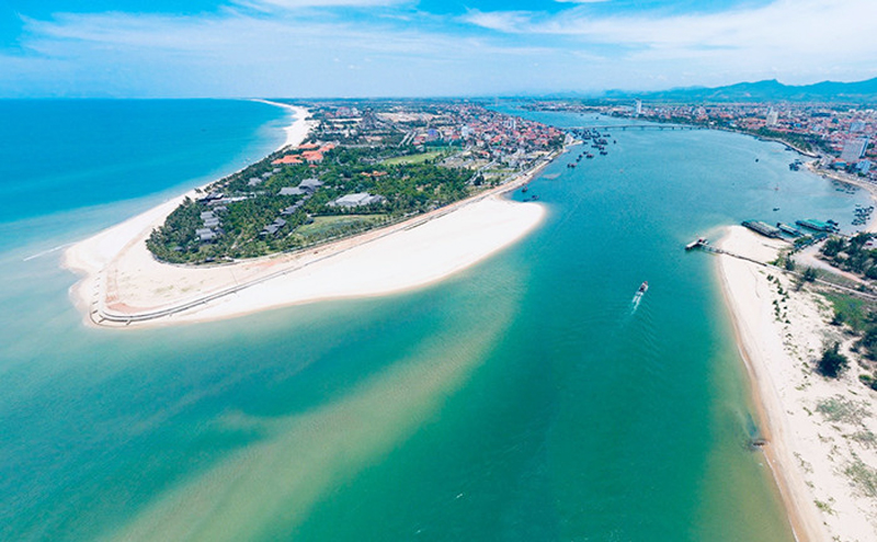 Bãi biển Nhật lệ - thành phố Đồng Hới được bình chọn top 10 bãi biển đẹp nhất Việt Nam