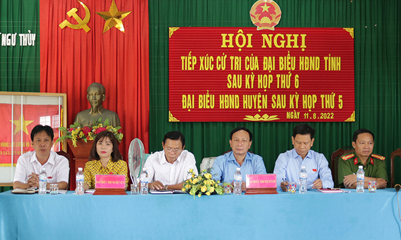Đại biểu HĐND tỉnh tiếp xúc cử tri tại xã Ngư Thủy.