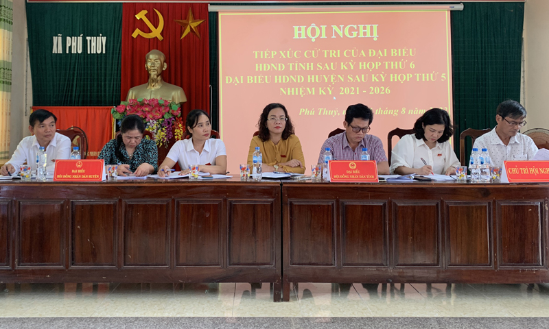 Tổ đại biểu HĐND tỉnh tiếp xúc với cử tri huyện Lệ Thủy tại xã Phú Thủy.