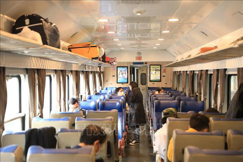 Tổng công ty Đường sắt Việt Nam sẽ tổ chức chạy nhiều chuyến tàu trên các tuyến đường sắt phục vụ nhu cầu đi lại dịp nghỉ lễ Quốc khánh 2/9. Ảnh tư liệu: Hoàng Hiếu/TTXVN