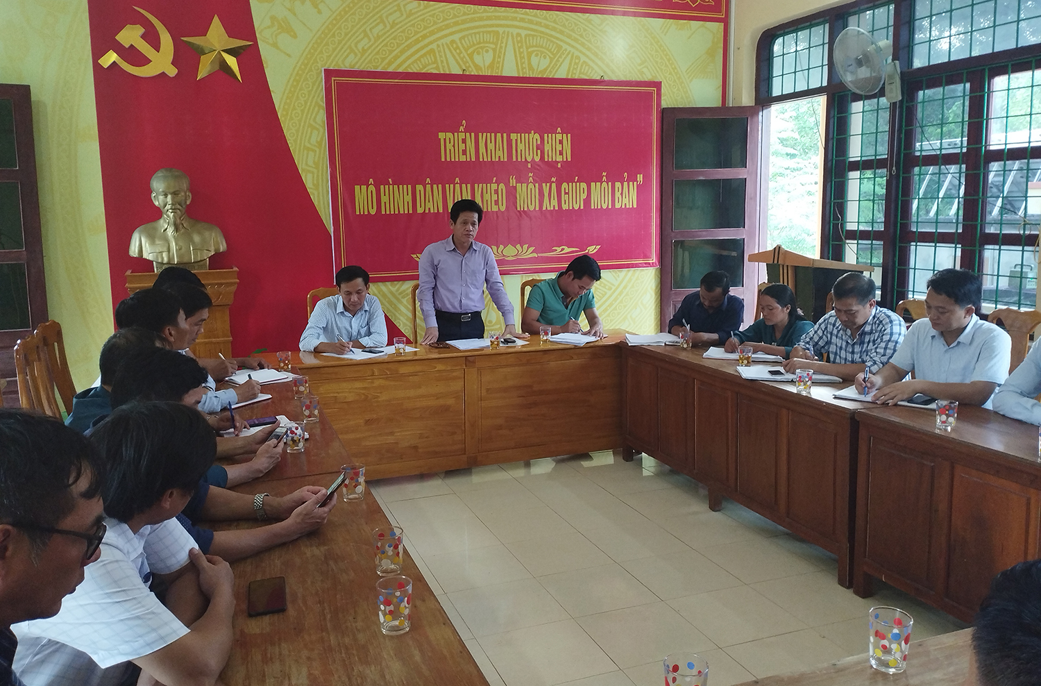 Đồng chí Trưởng ban Dân vận Tỉnh ủy Lê Văn Bảo kết luận buổi làm việc.